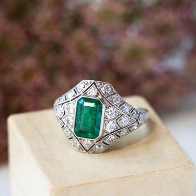 The elegance of Victorian era emeralds 💚
