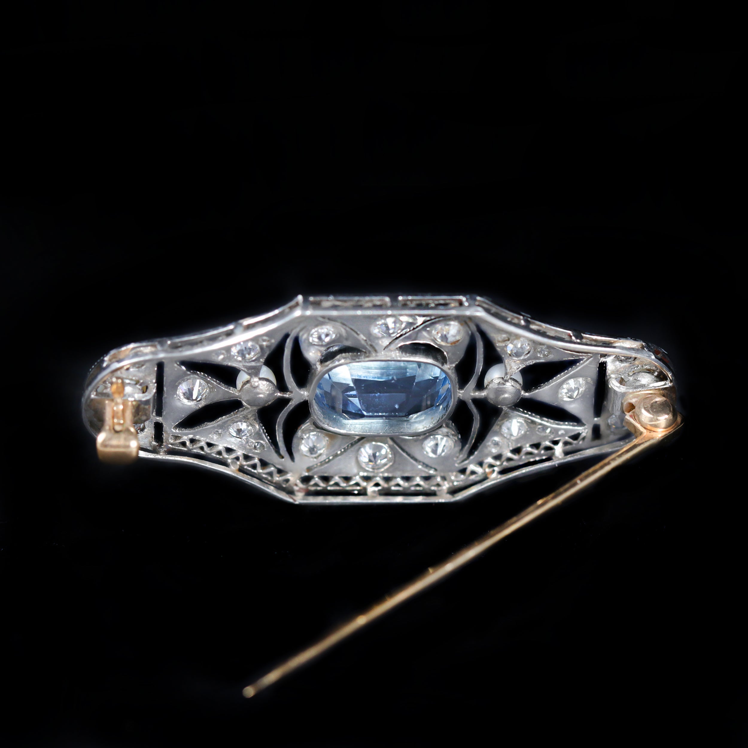 Art Deco 2.10 Carat Aquamarine, Diamond, and Pearl Filigree Brooch