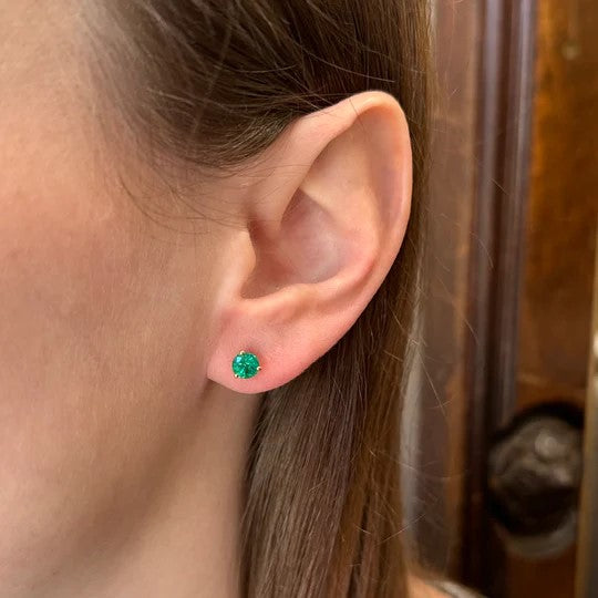 18k Yellow Gold Emerald Stud Earrings