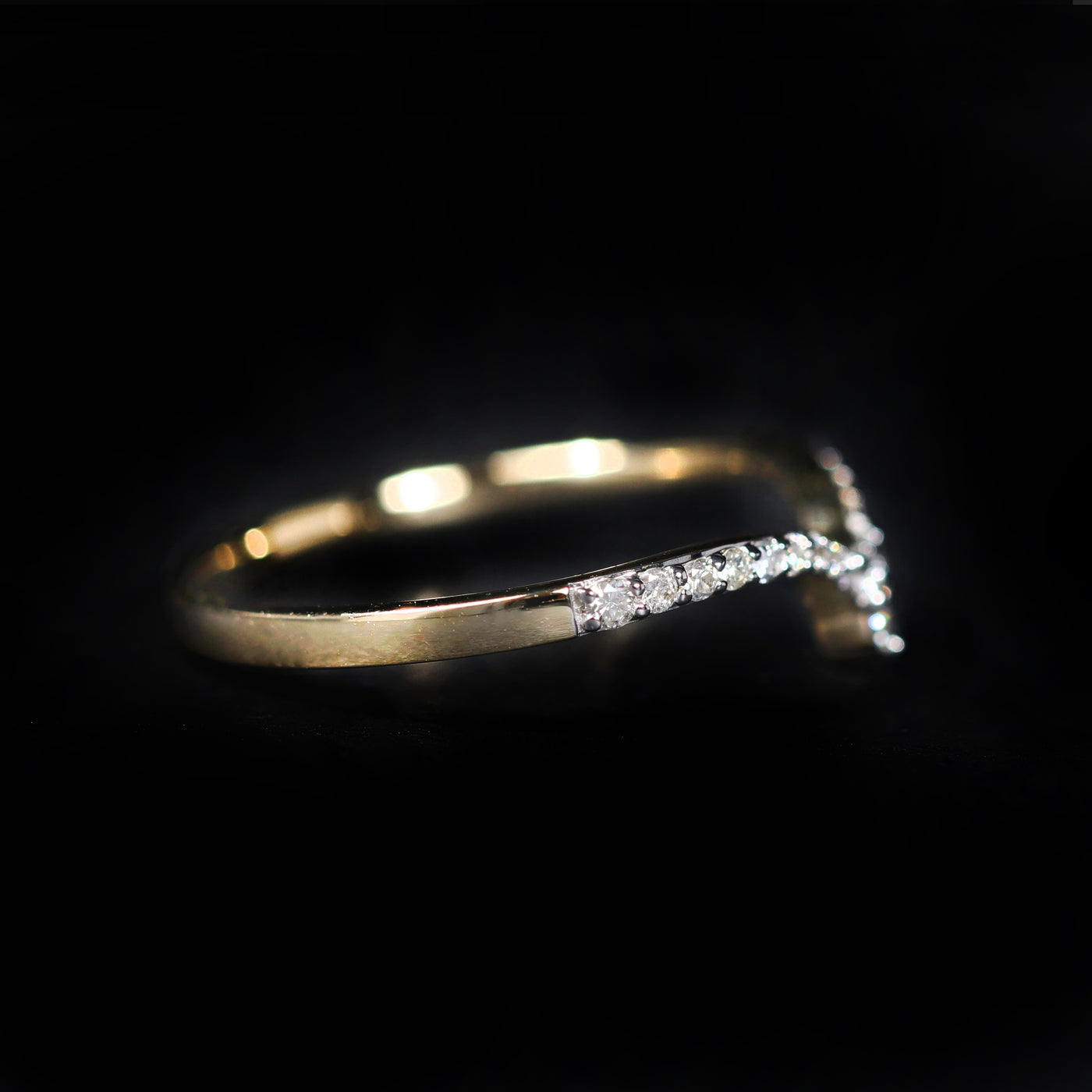 14k White Gold and Diamond Pointed Curved Band