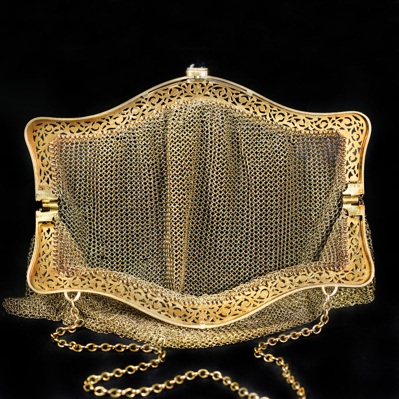 Art Deco Gold Mesh Purse With Sapphire Clasp