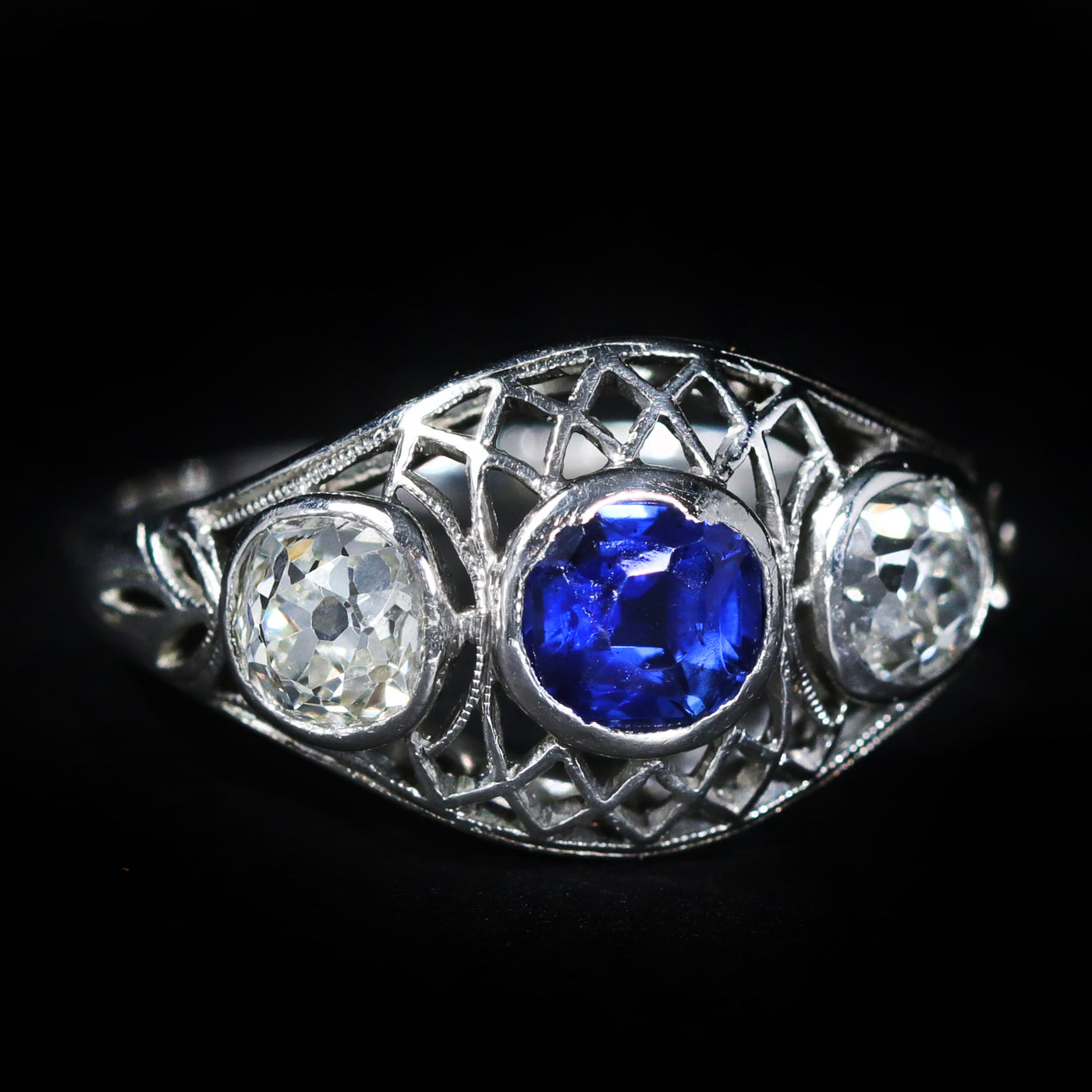 Art Deco Platinum 0.50 Carat Sapphire and Old Mine Cut Diamond Ring