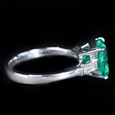 18K White Gold AGL 2.74 Carat Emerald and Diamond Ring