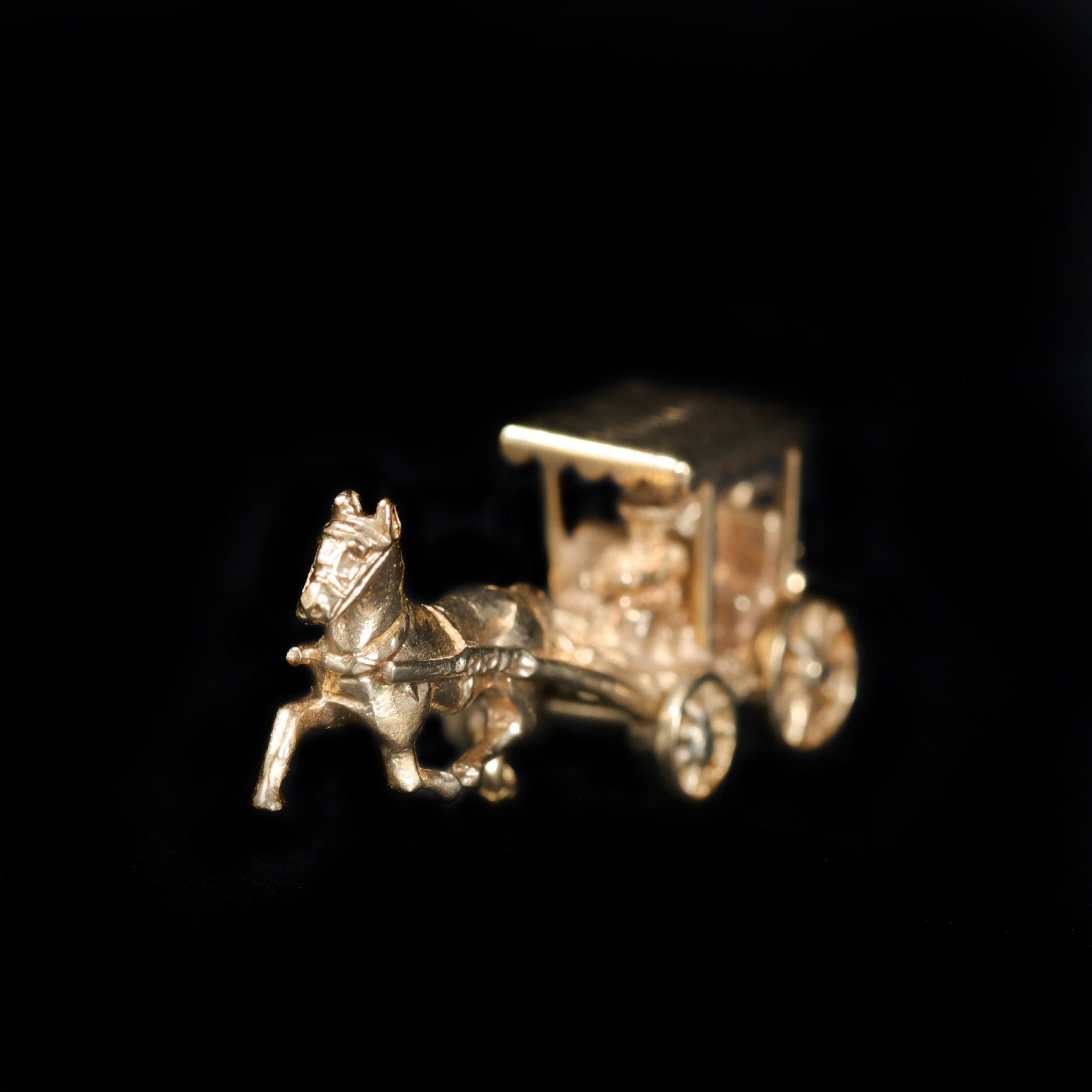 Estate 9K Yellow Gold Horse and Carriage Charm - Walton's Jewelry