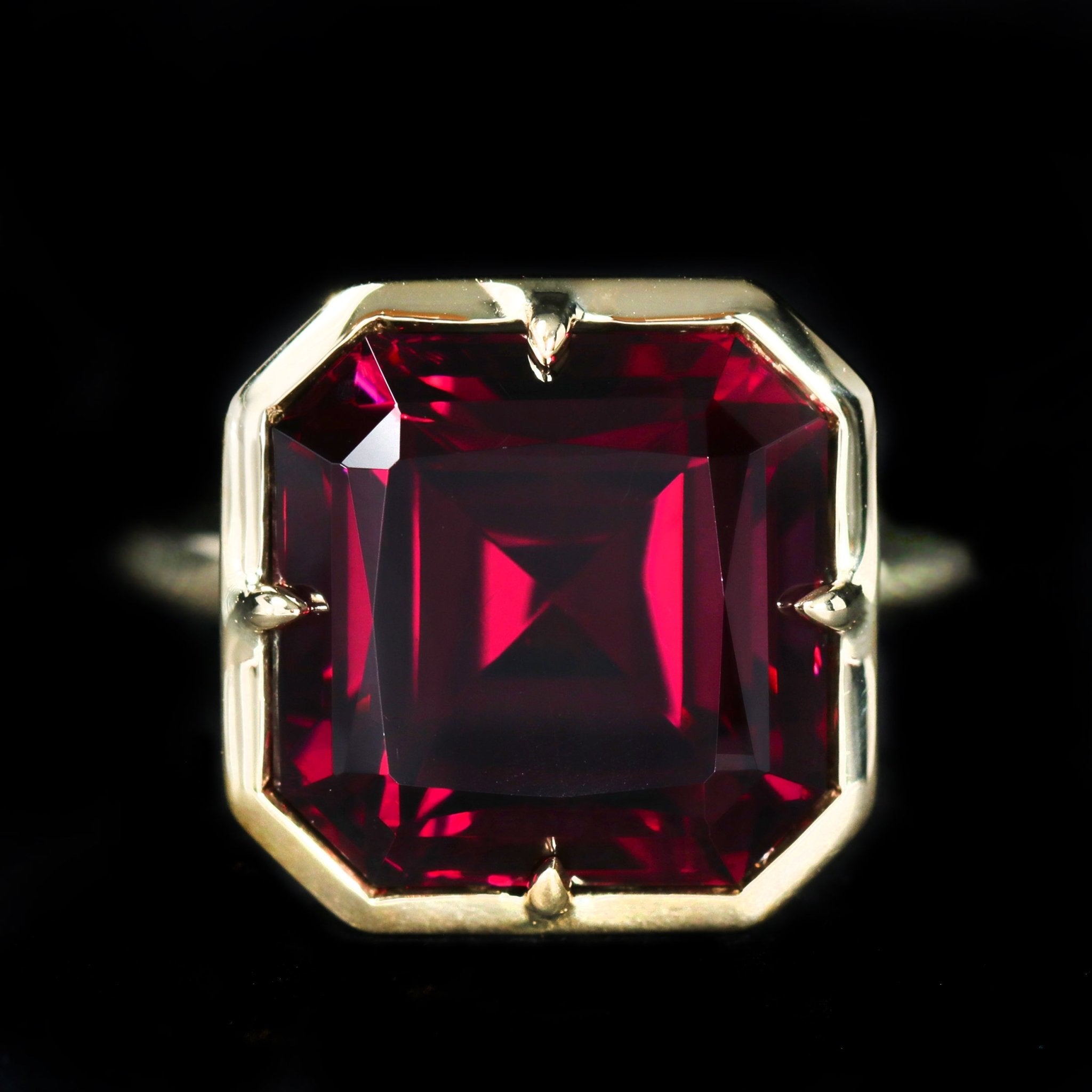 18K Yellow Gold GIA 14.32 Carat Garnet Ring - Walton's Jewelry