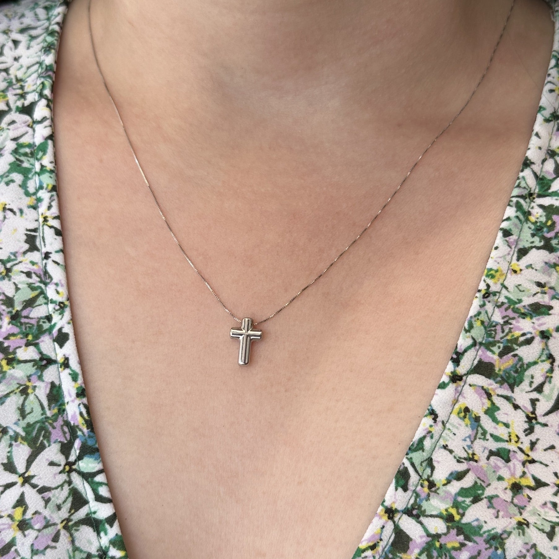 Estate 18K White Gold Cross Necklace - Walton's Jewelry
