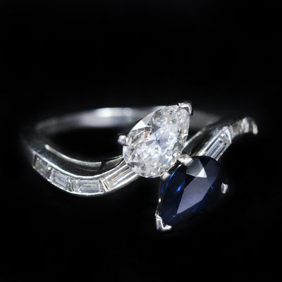 Art Deco Platinum 0.60 Carat Diamond and Sapphire Moi et Toi Ring
