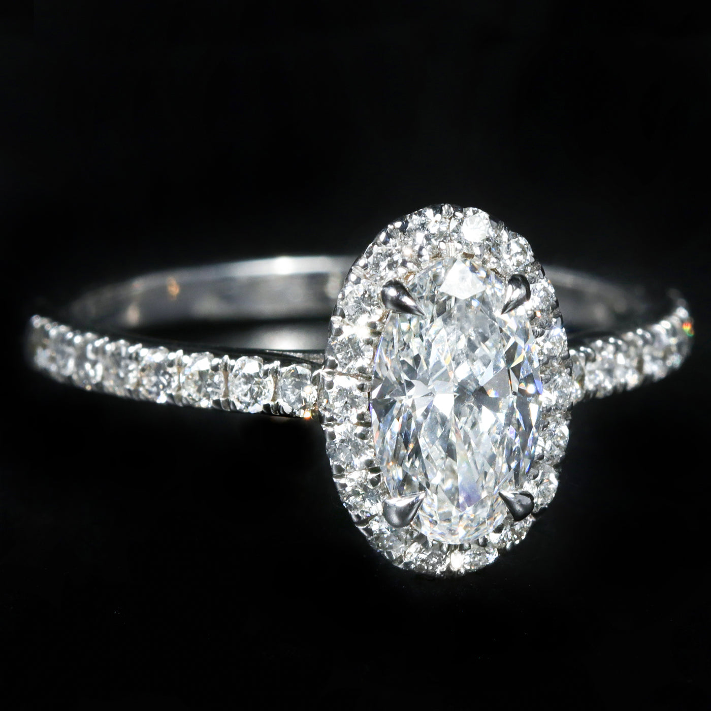 18k White Gold GIA 0.85 Carat Oval Cut Diamond Engagement Ring