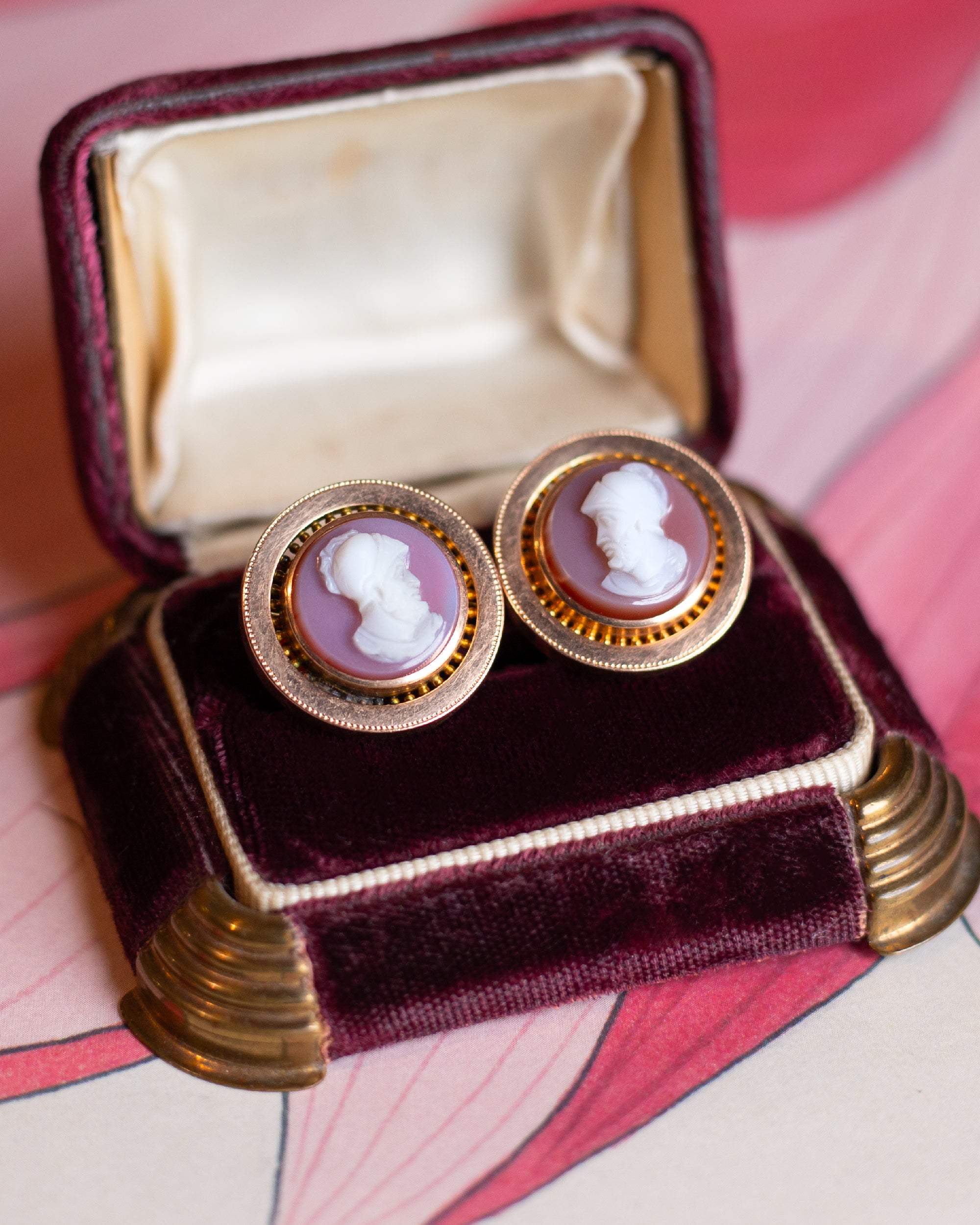 Victorian 14K Yellow Gold Cameo Hardstone Cufflinks – Walton's Jewelry