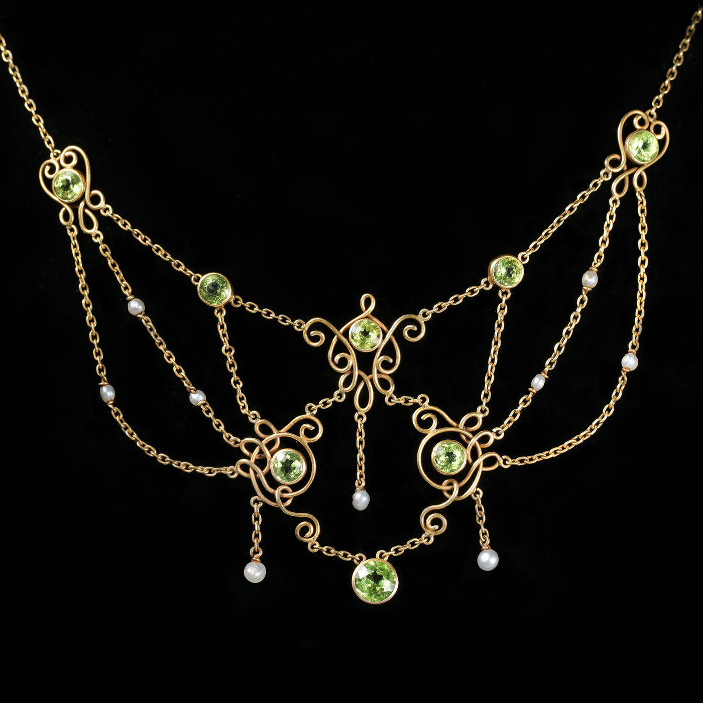 Art Nouveau 4.50 CTW Peridot and Pearl Festoon Necklace