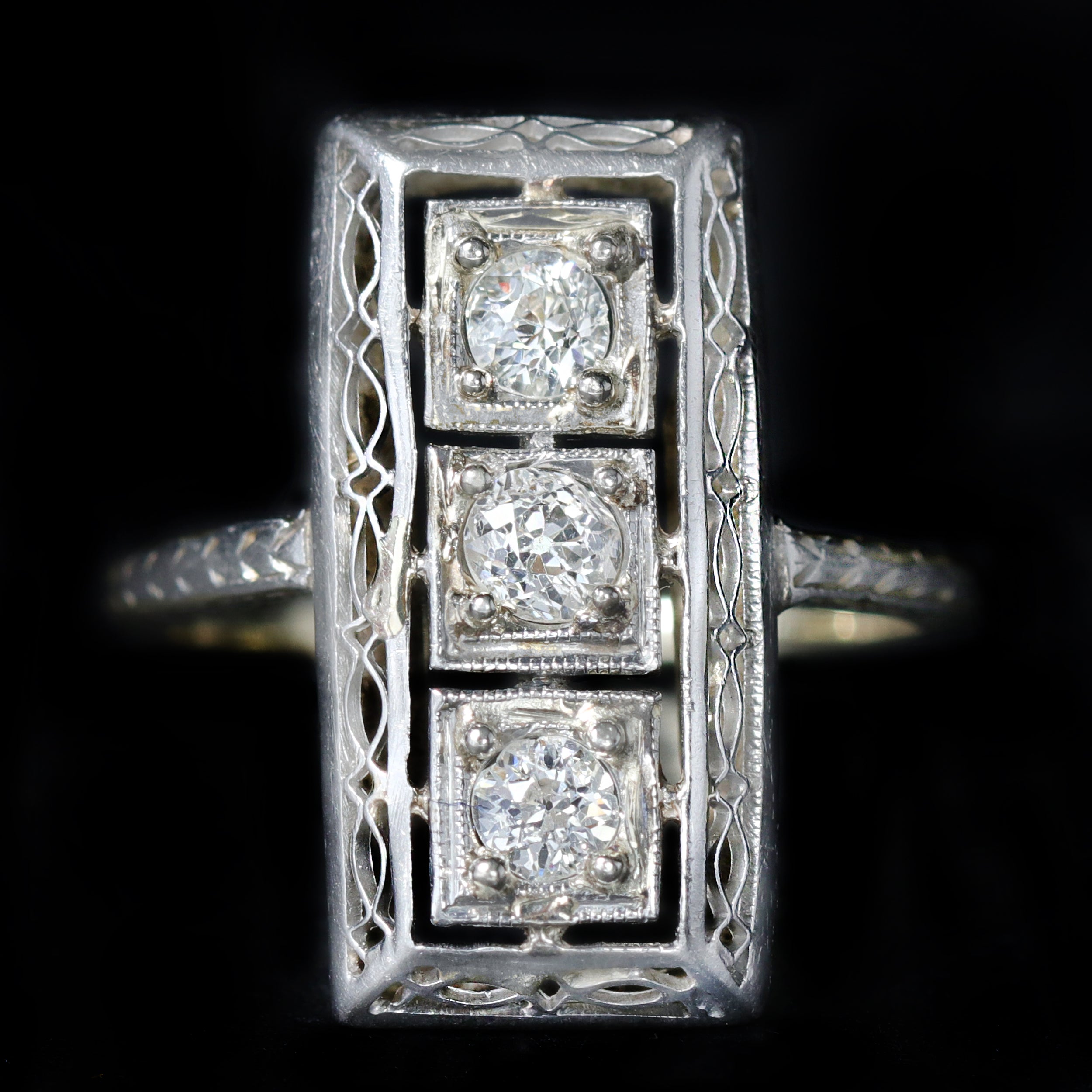 Art Deco 0.40 CTW Old Mine Cut Diamond Ring