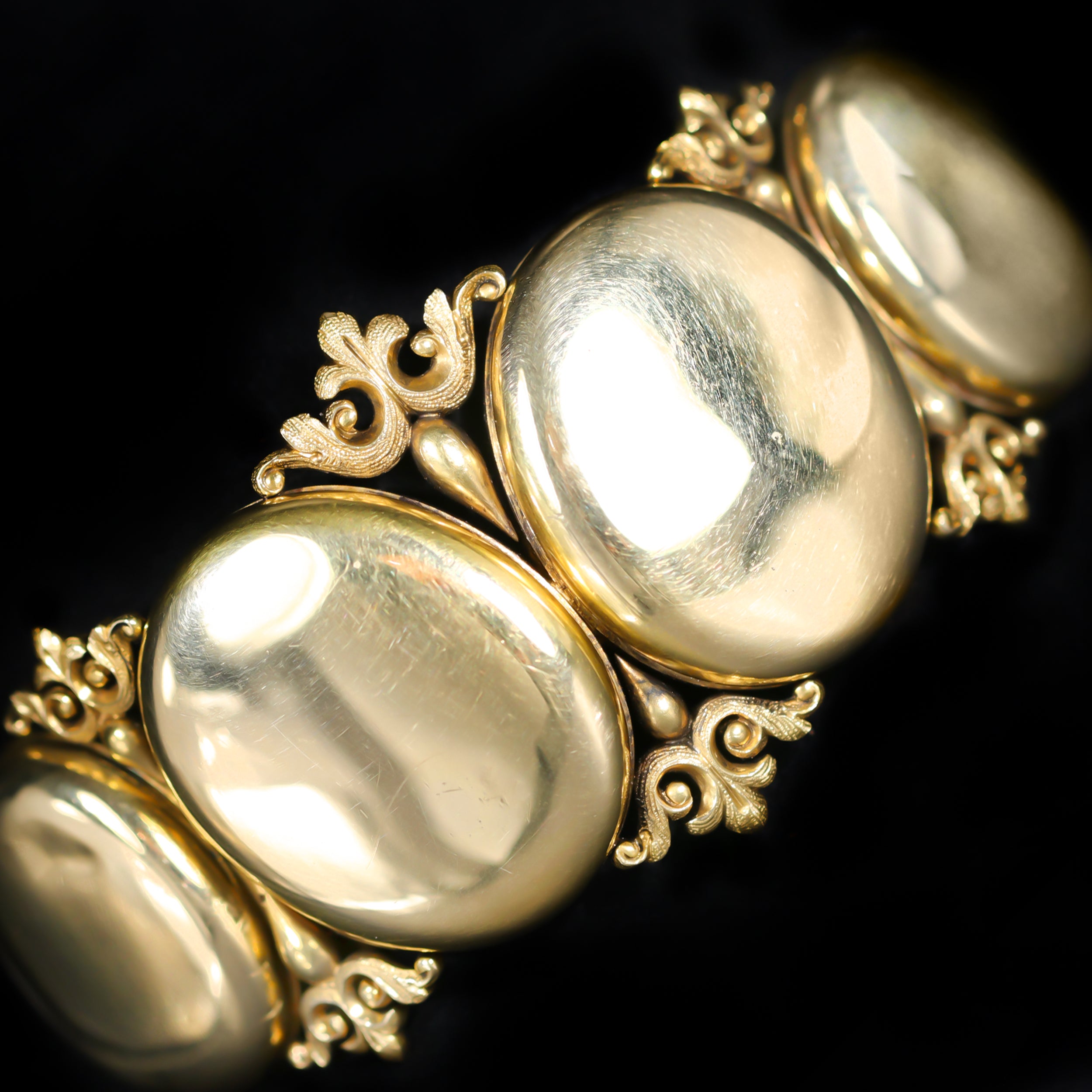 Victorian 14K Yellow Gold Locket Bracelet – Walton's Jewelry
