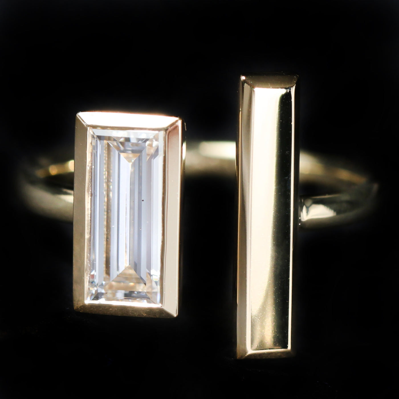 18k Yellow Gold GIA 1.09 Carat Baguette Cut Diamond Ring