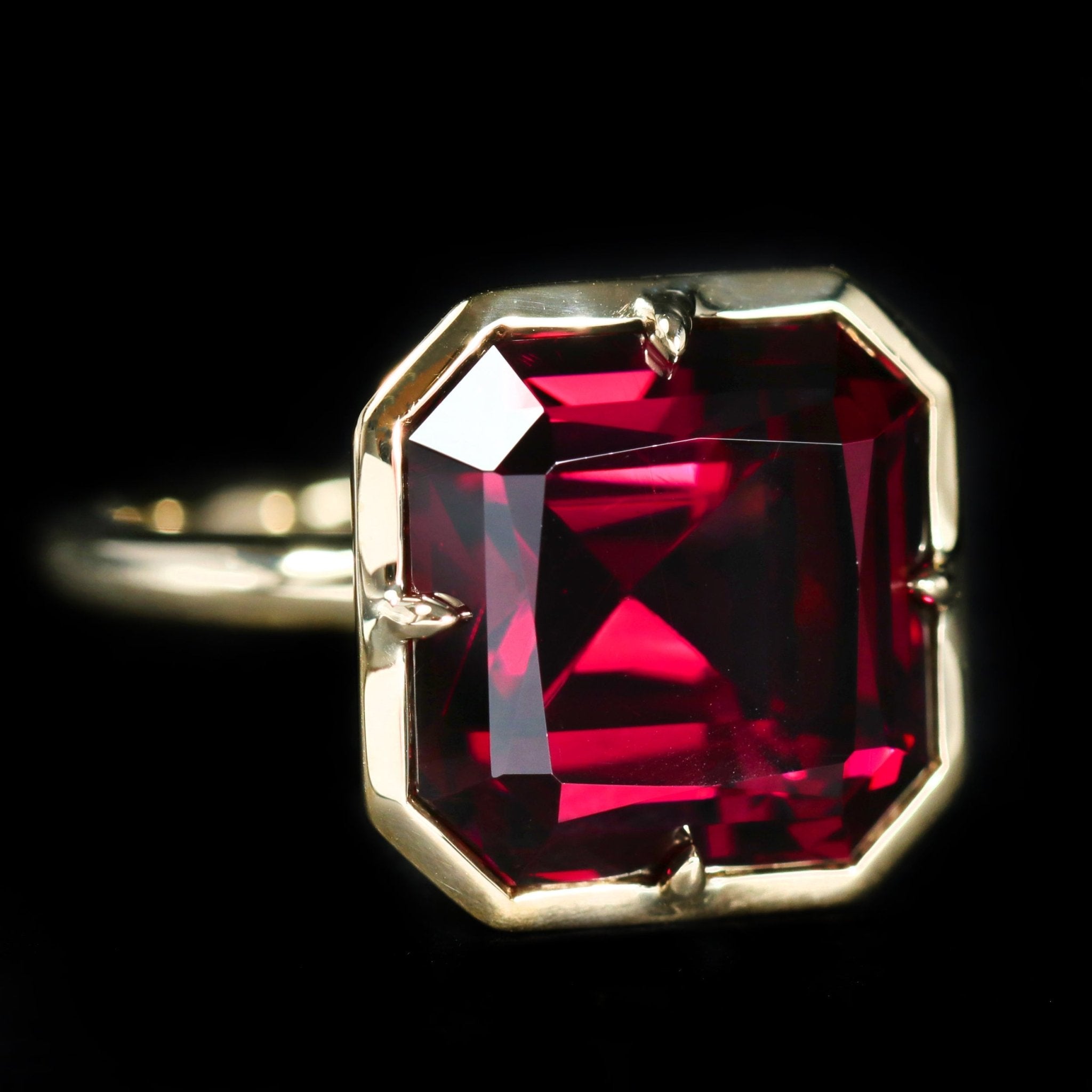 18K Yellow Gold GIA 14.32 Carat Garnet Ring - Walton's Jewelry