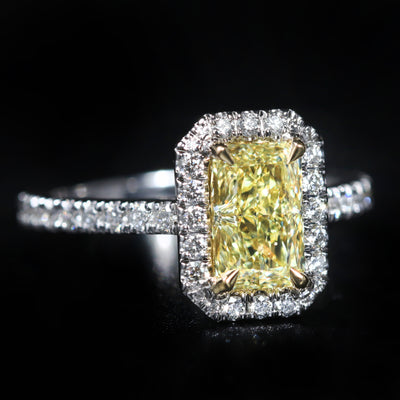 18k White Gold GIA 1.36 Carat Fancy Light Yellow Diamond Ring