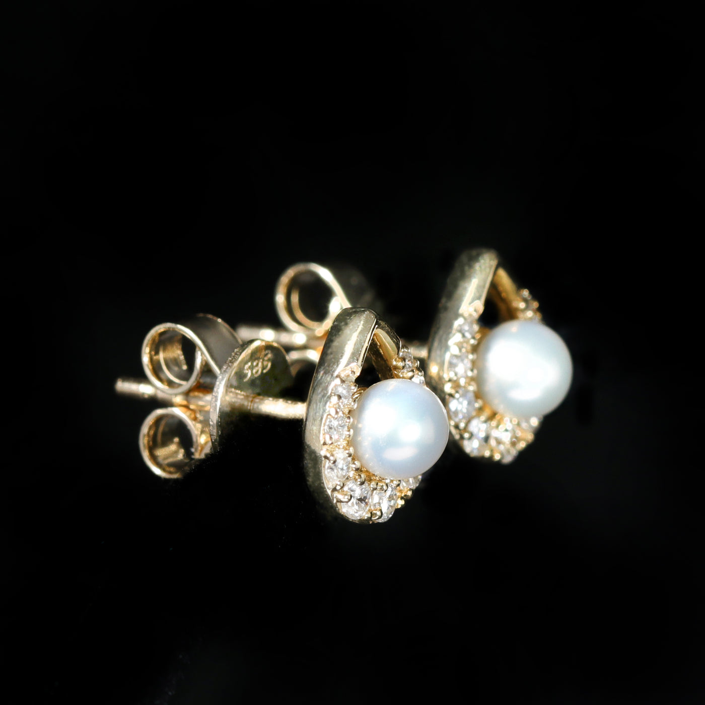 14k Yellow Gold Pearl and Diamond Stud Earrings