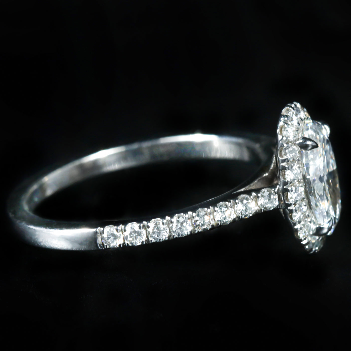 18k White Gold GIA 0.85 Carat Oval Cut Diamond Engagement Ring