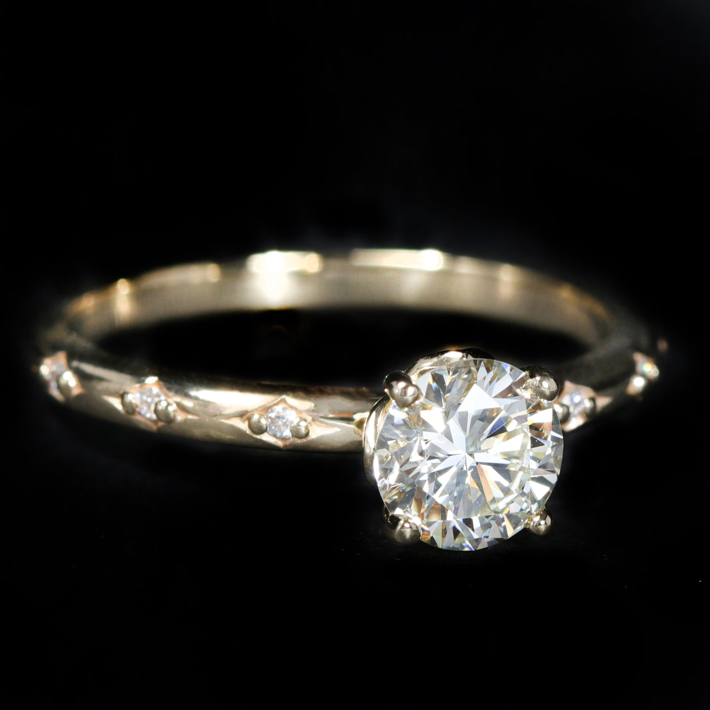 14K Yellow Gold 0.83 Carat Round Brilliant Cut Diamond Engagement Ring
